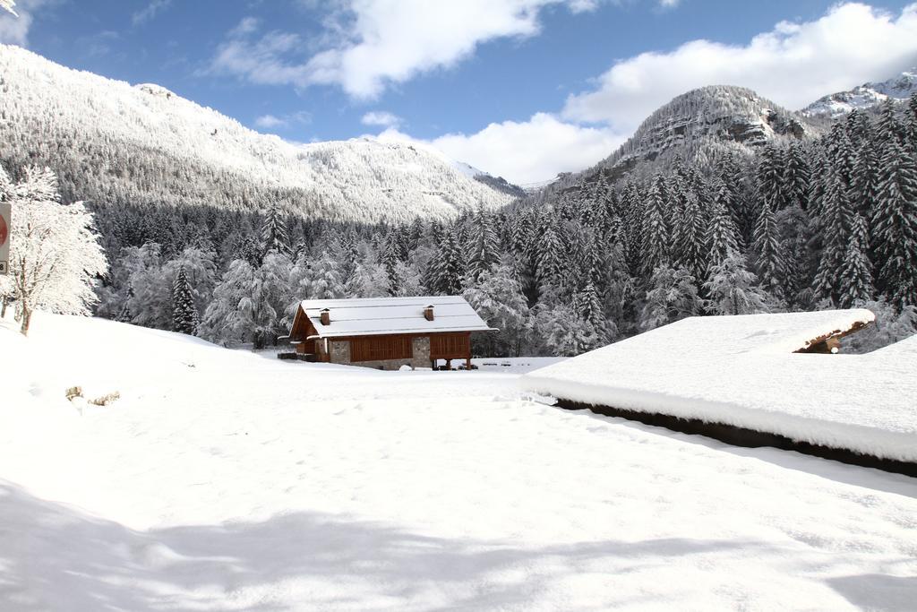 Pra De La Casa Bed & Breakfast Madonna di Campiglio Exterior photo